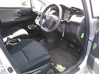 TOYOTA WISH 2011