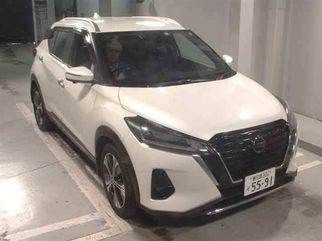 NISSAN KIX 2021