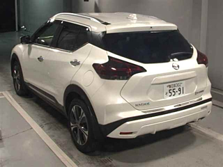NISSAN KIX 2021
