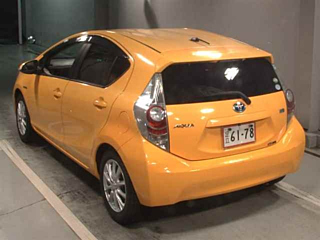 TOYOTA AQUA 2013