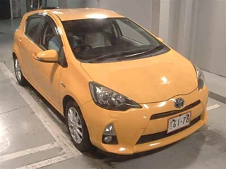 TOYOTA AQUA 2013