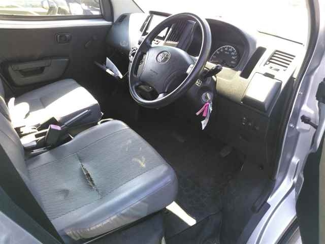 TOYOTA LITE ACE VAN 2011