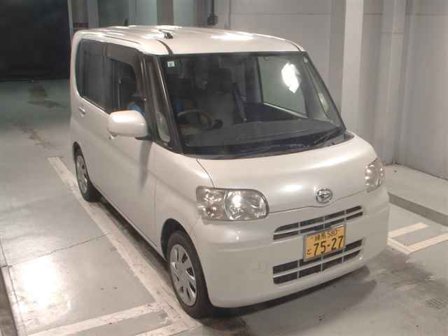 DAIHATSU TANTO 2013