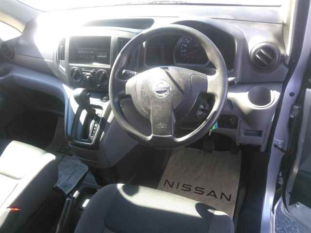 NISSAN NV200 2017