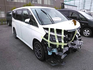 TOYOTA VOXY 2024