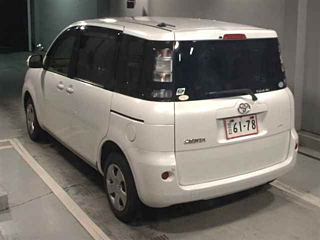 TOYOTA SIENTA 2013