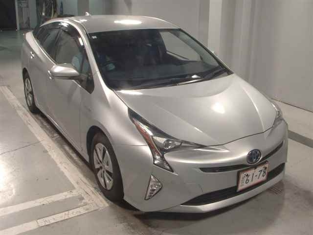 TOYOTA PRIUS 2018