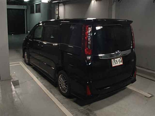 TOYOTA NOAH 2016