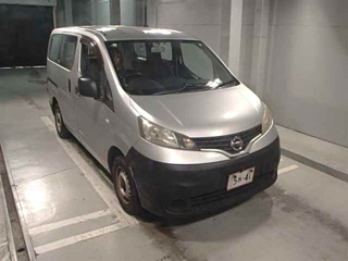 NISSAN NV200 2010