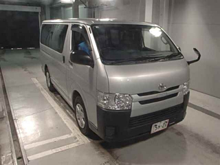 TOYOTA HIACE VAN 2018