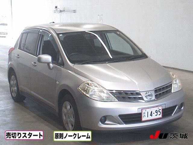 NISSAN TIIDA 2010