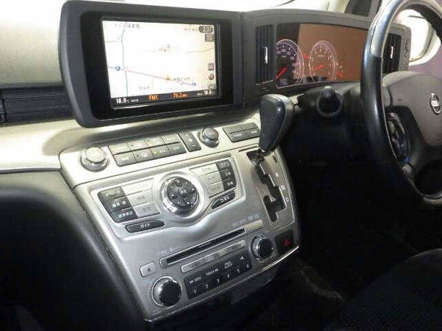 NISSAN ELGRAND 2010