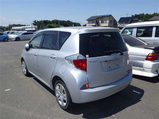 TOYOTA RACTIS 2011