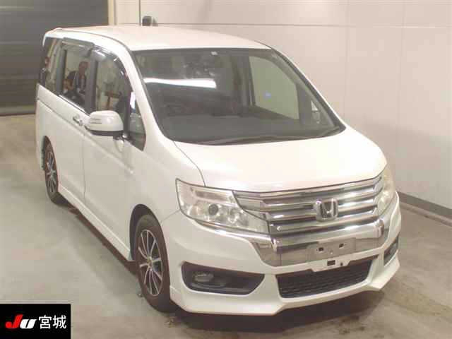 HONDA STEP WAGON 2014