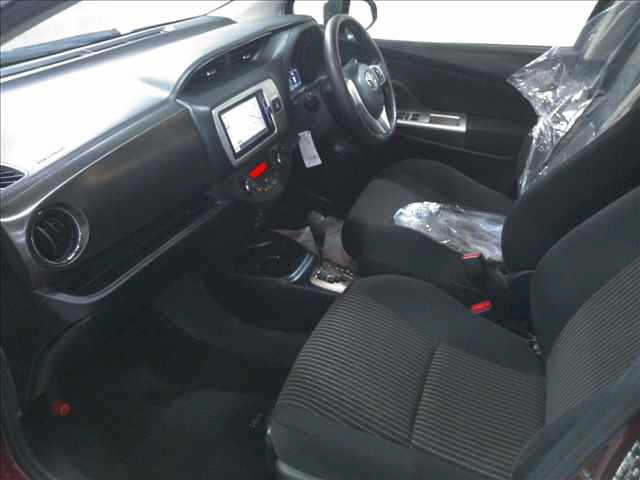 TOYOTA VITZ 2014