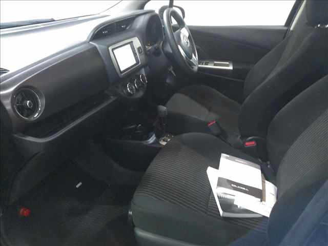 TOYOTA VITZ 2015