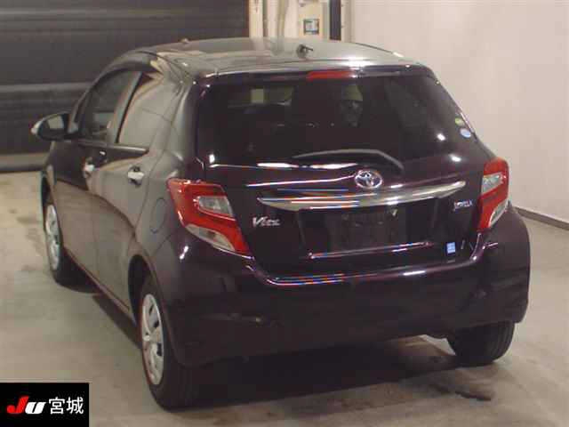 TOYOTA VITZ 2015