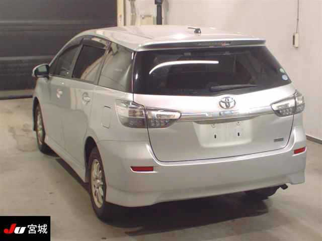 TOYOTA WISH 2012