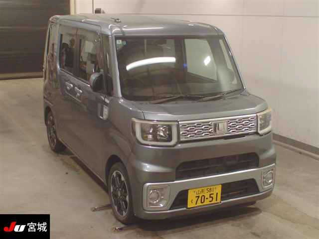 DAIHATSU WAKE 2015