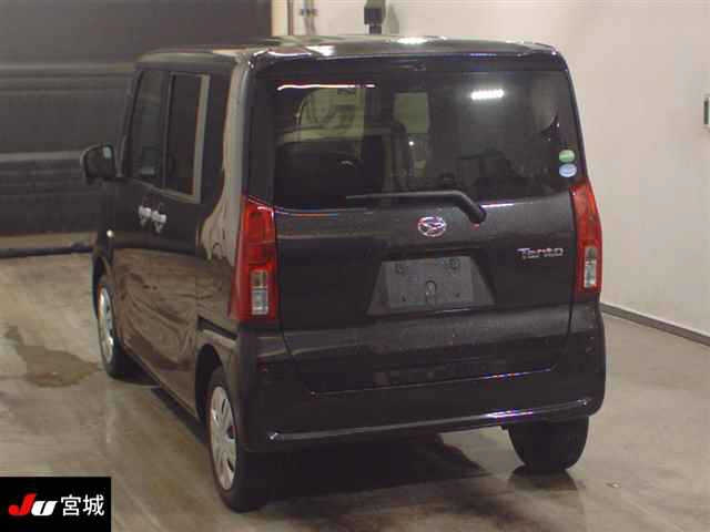 DAIHATSU TANTO 2021