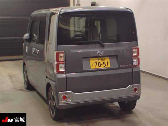 DAIHATSU WAKE 2015