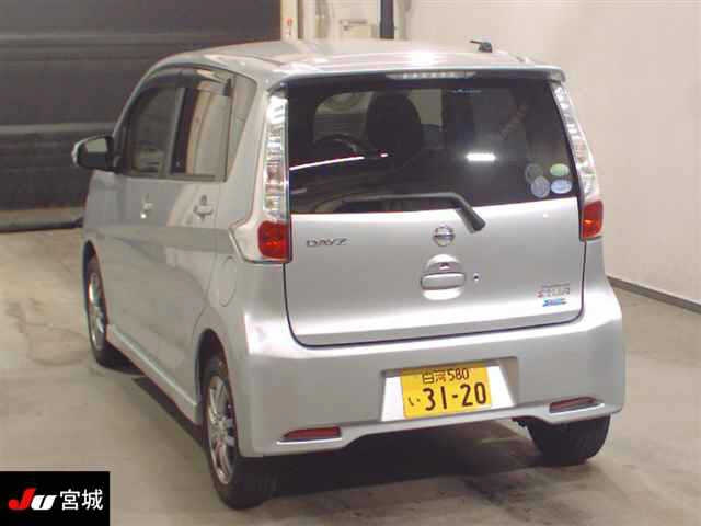 NISSAN DAYZ 2013