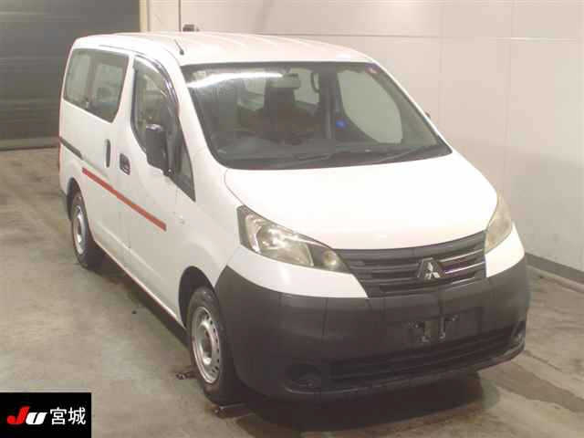 MITSUBISHI DELICA 2016