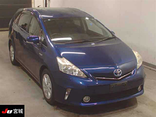 TOYOTA PRIUS ALPHA 2012