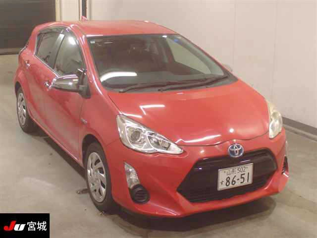 TOYOTA AQUA 2015