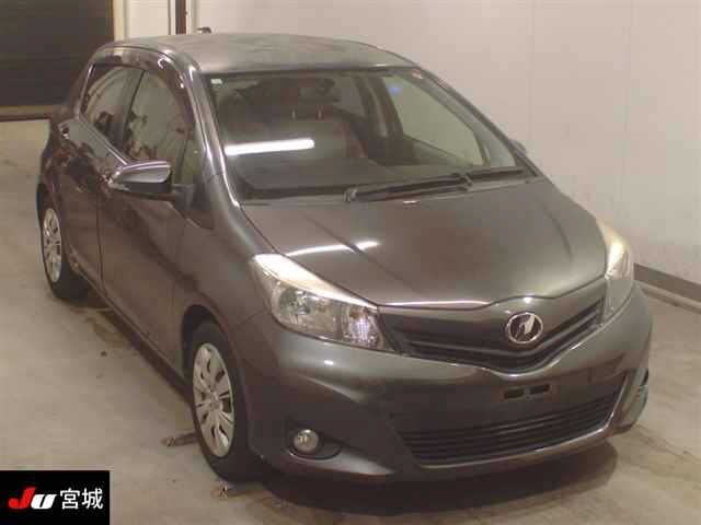 TOYOTA VITZ 2012