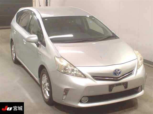 TOYOTA PRIUS ALPHA 2012