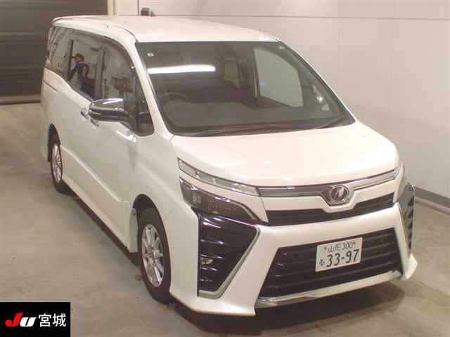 TOYOTA VOXY 2019
