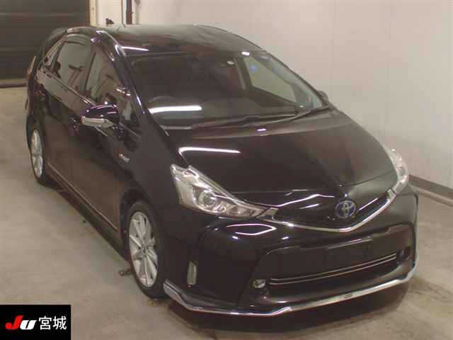 TOYOTA PRIUS ALPHA 2015