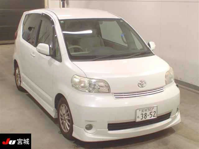 TOYOTA PORTE 2009