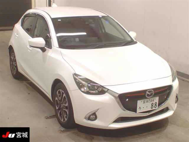 MAZDA DEMIO 2015