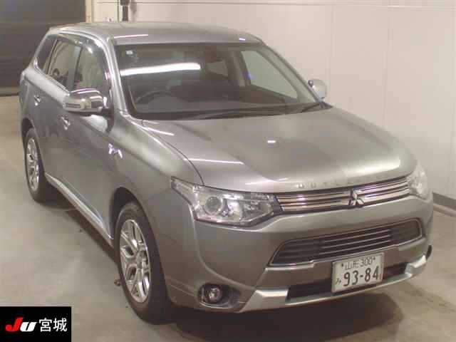 MITSUBISHI OUTLANDER PHEV 2015