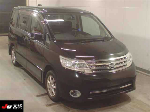 NISSAN SERENA 2010