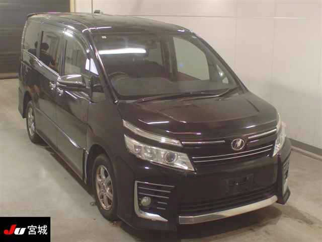 TOYOTA VOXY 2015