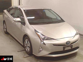 TOYOTA PRIUS 2016