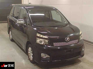 TOYOTA VOXY 2011