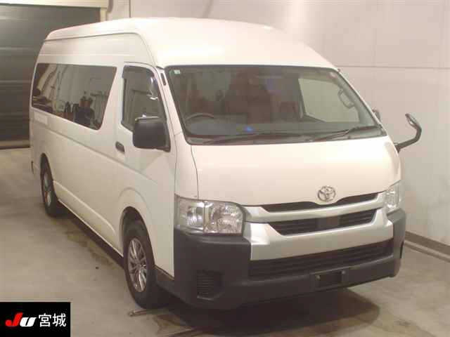 TOYOTA HIACE VAN 2020
