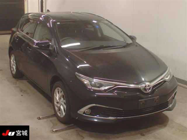 TOYOTA AURIS 2016