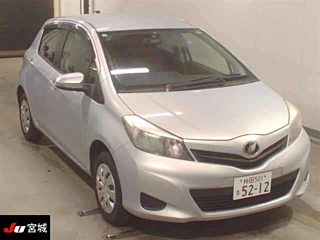 TOYOTA VITZ 2013