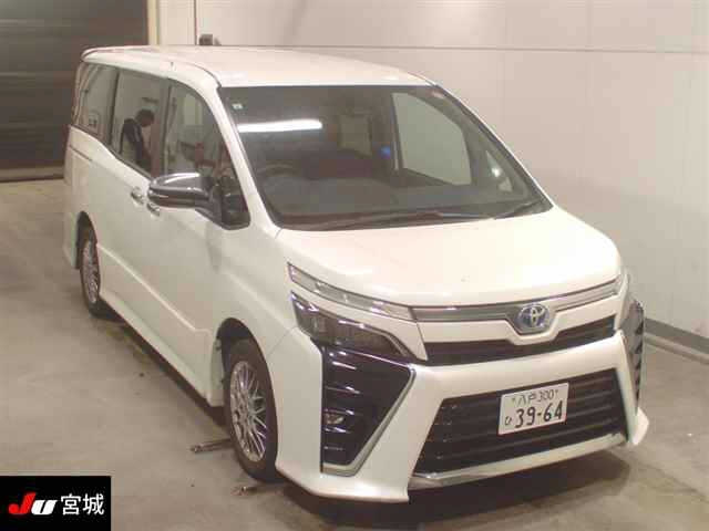 TOYOTA VOXY 2021