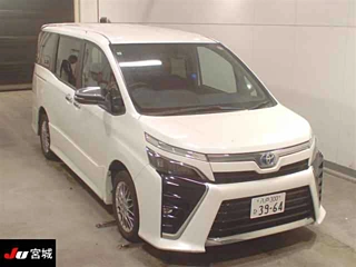 TOYOTA VOXY 2021
