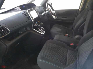 NISSAN SERENA 2017