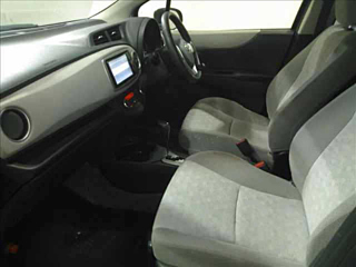 TOYOTA VITZ 2012