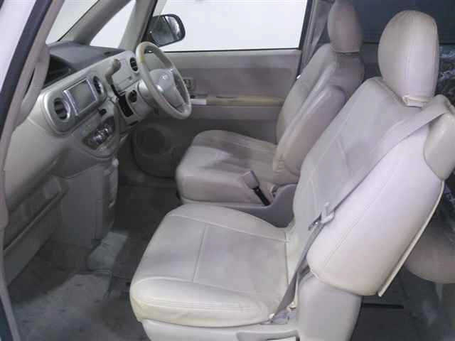 TOYOTA PORTE 2009
