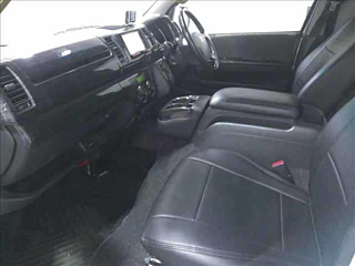 TOYOTA HIACE VAN 2010