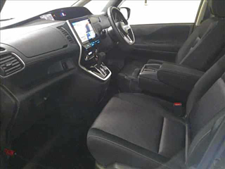 NISSAN SERENA 2018